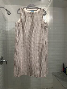J. McLaughlin Black & White Chevron Shift Midi Dress, size M, like new